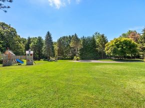 9 Stonegate Dr, Westwood MA 02090