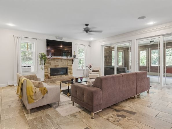 9 Washington Ave, Woburn MA 01801