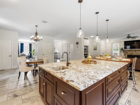 9 Washington Ave, Woburn MA 01801