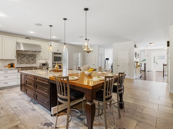 9 Washington Ave, Woburn MA 01801