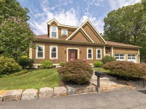 9 Washington Ave, Woburn MA 01801