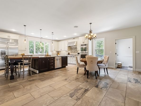 9 Washington Ave, Woburn MA 01801