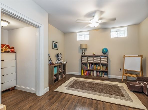 9 Washington Ave, Woburn MA 01801