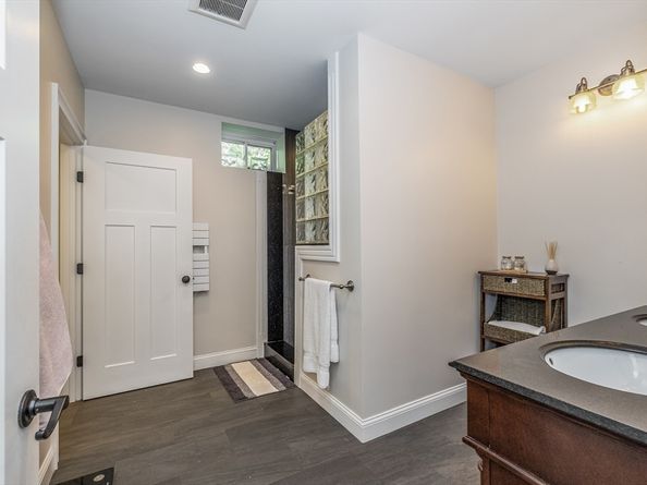 9 Washington Ave, Woburn MA 01801