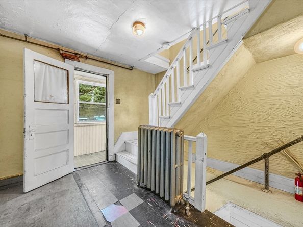 14-14R Kennebec St, Boston MA 02126