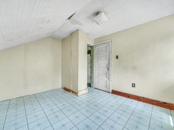 14-14R Kennebec St, Boston MA 02126