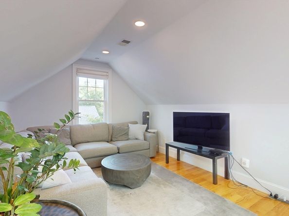 154 Cypress St 154, Watertown MA 02472