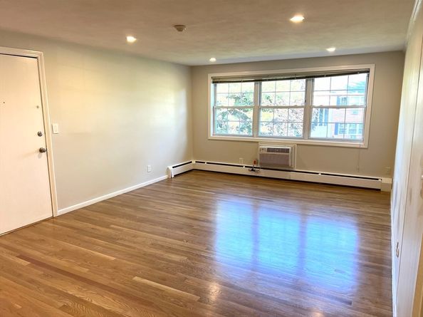 4 Tara Dr 9, Weymouth MA 02188