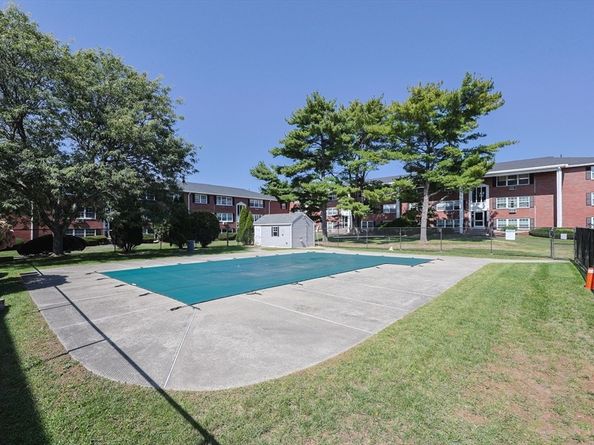 4 Tara Dr 9, Weymouth MA 02188