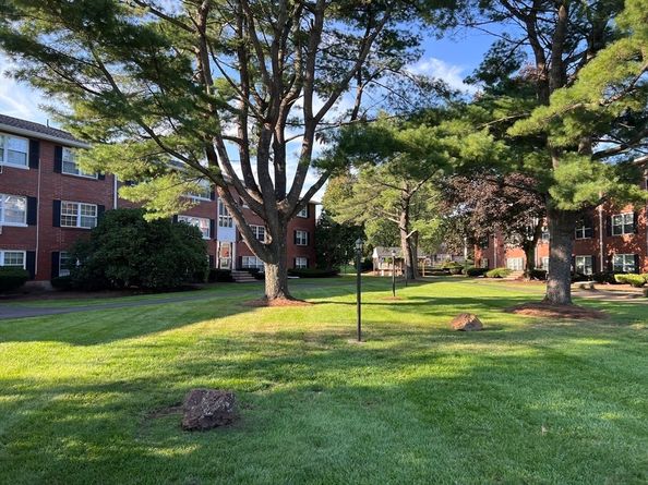 4 Tara Dr 9, Weymouth MA 02188