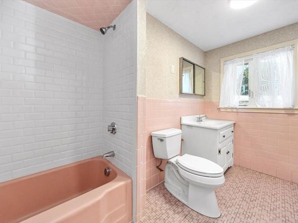 4 Richard Rd, Hingham MA 02043