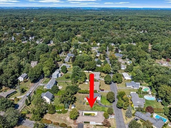 4 Richard Rd, Hingham MA 02043