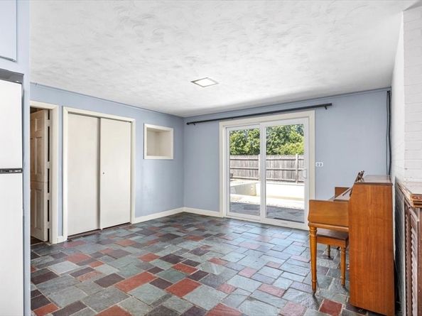 4 Richard Rd, Hingham MA 02043