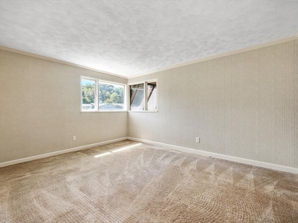 4 Richard Rd, Hingham MA 02043