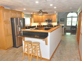 8 James Ave, Middleton MA 01949