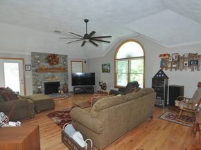 8 James Ave, Middleton MA 01949