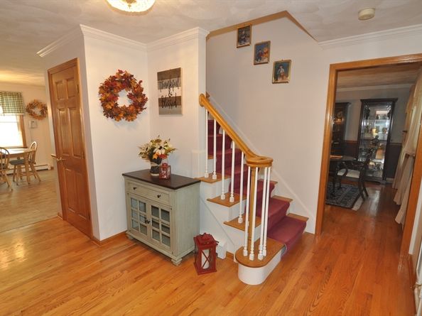 8 James Ave, Middleton MA 01949