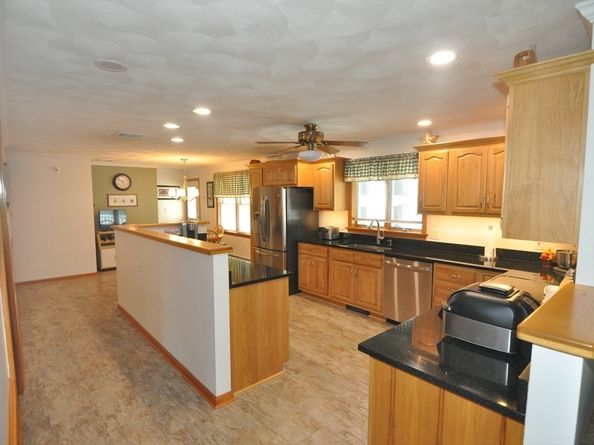 8 James Ave, Middleton MA 01949