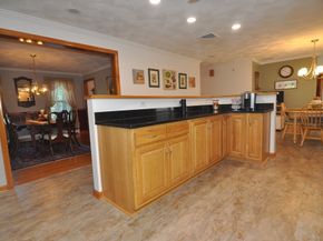 8 James Ave, Middleton MA 01949