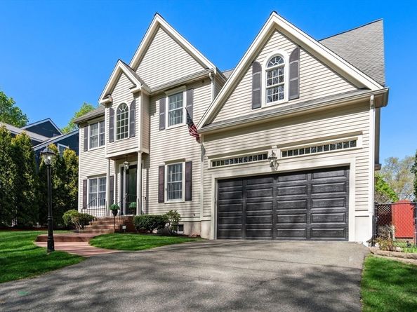 25 Carrolls Ln, Quincy MA 02169