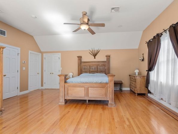 25 Carrolls Ln, Quincy MA 02169