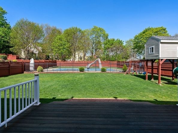 25 Carrolls Ln, Quincy MA 02169