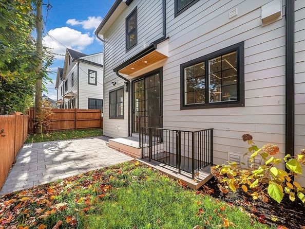 282 Nevada 282, Newton MA 02460