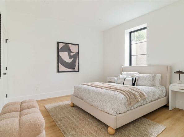 3 Ashmont Ave, Newton MA 02458