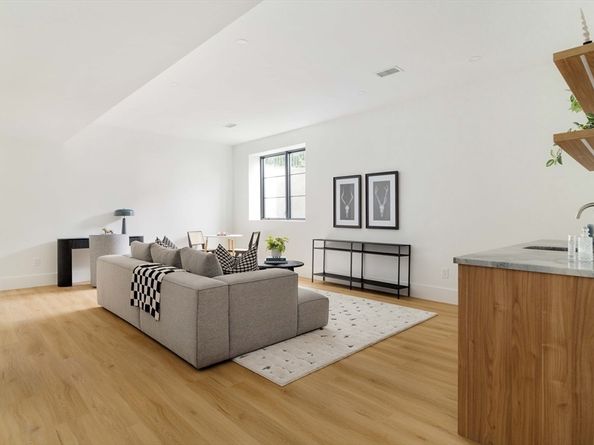 3 Ashmont Ave, Newton MA 02458