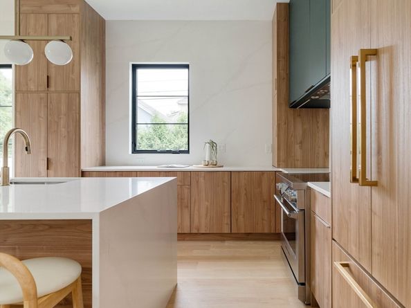 3 Ashmont Ave, Newton MA 02458
