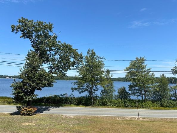 29 Lakeview St, Carver MA 02330
