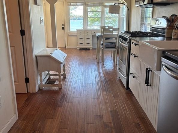 29 Lakeview St, Carver MA 02330