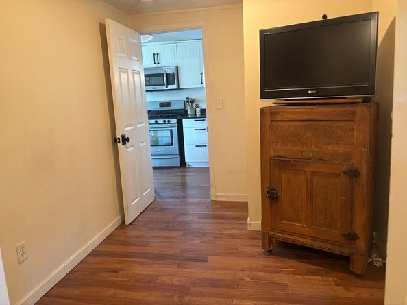 29 Lakeview St, Carver MA 02330
