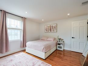 10 Arrowhead Dr, Saugus MA 01906