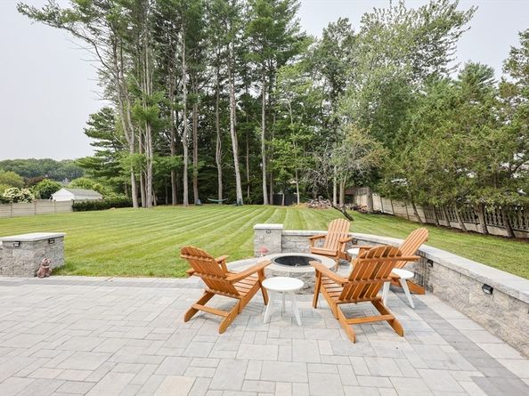 10 Arrowhead Dr, Saugus MA 01906