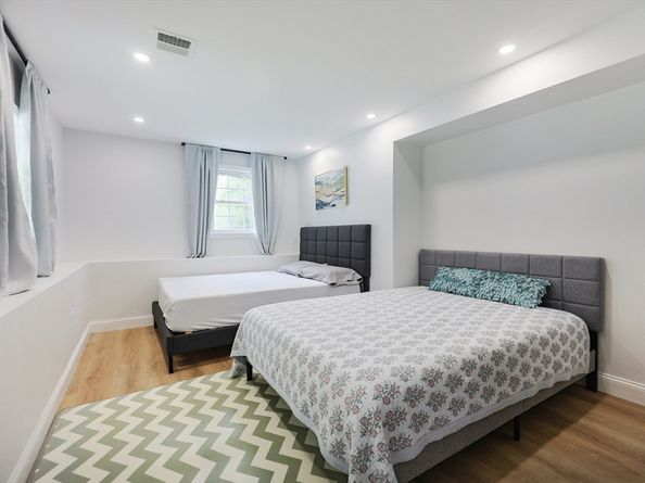 10 Arrowhead Dr, Saugus MA 01906