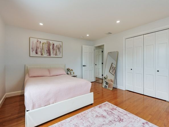 10 Arrowhead Dr, Saugus MA 01906