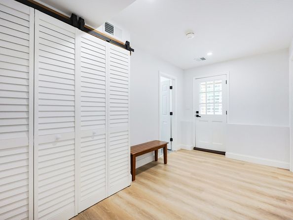10 Arrowhead Dr, Saugus MA 01906
