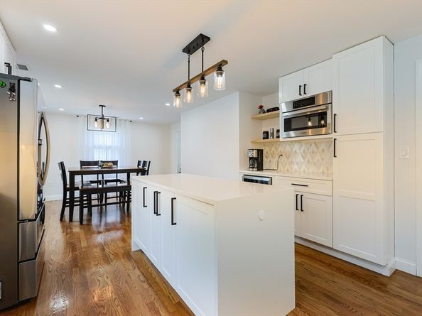 10 Arrowhead Dr, Saugus MA 01906