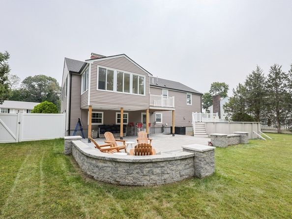 10 Arrowhead Dr, Saugus MA 01906