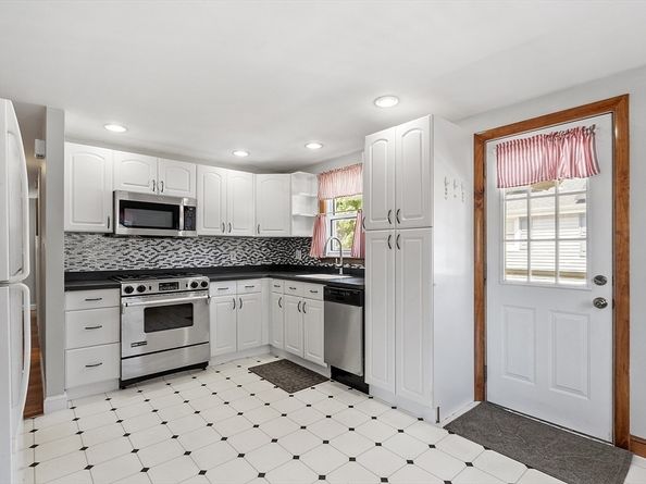 43 Bickford St, Lynn MA 01904