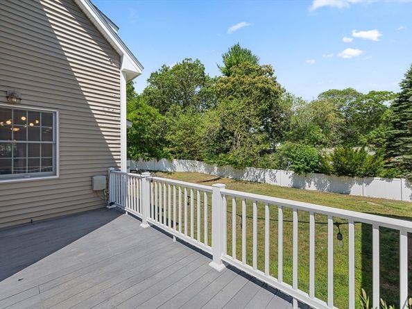 10 Scroxton Dr, Billerica MA 01821