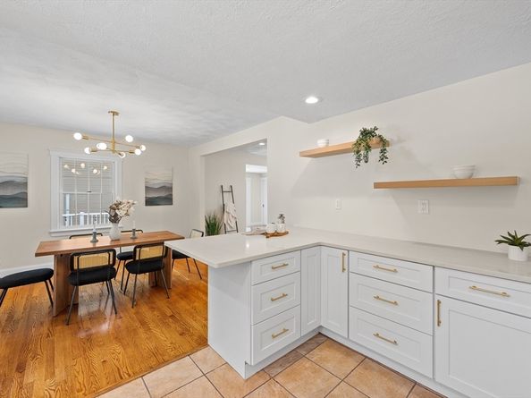 10 Scroxton Dr, Billerica MA 01821