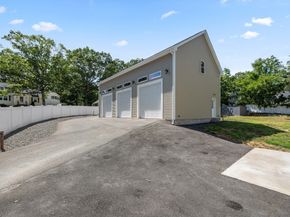 10 Scroxton Dr, Billerica MA 01821