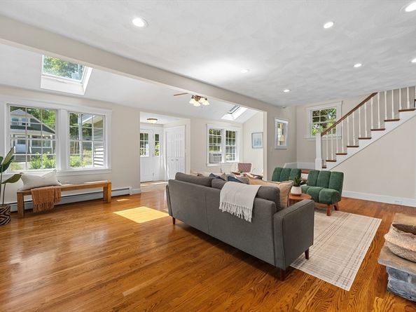 10 Scroxton Dr, Billerica MA 01821