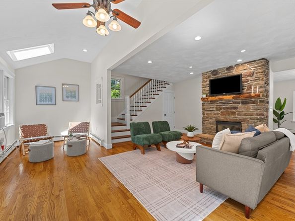 10 Scroxton Dr, Billerica MA 01821
