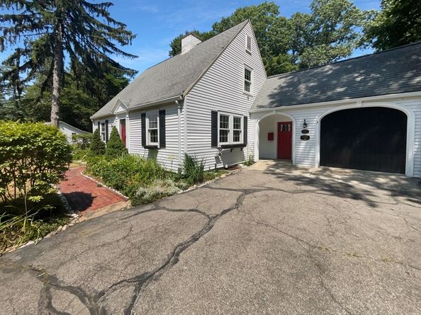 337 Edgell Rd, Framingham MA 01701