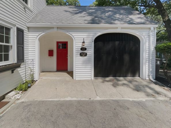 337 Edgell Rd, Framingham MA 01701
