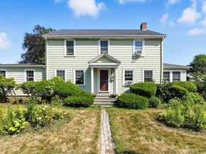 234 Pleasant St, Marblehead MA 01945