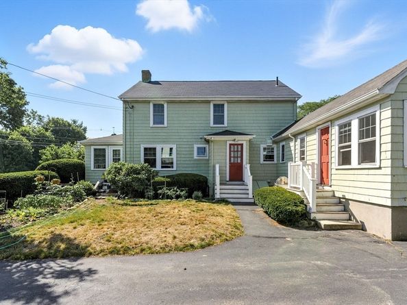 234 Pleasant St, Marblehead MA 01945